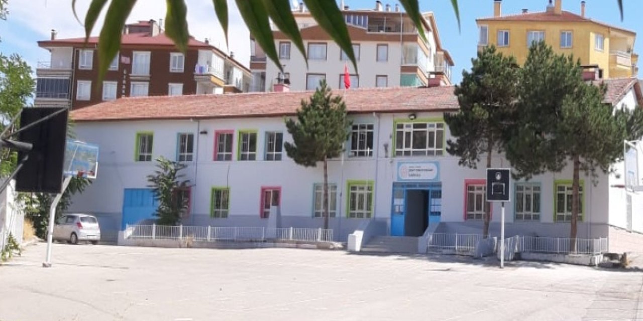 Şehit Onur Doğan İlkokulu kantininde suistimal: Öğrencilere sağlıksız gıdalar satılıyor