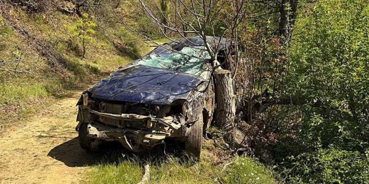 Kamyonet şarampole devrildi: 7 kişi yaralandı