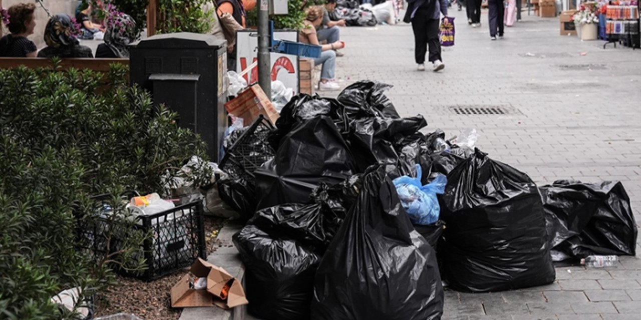 İzmir sokakları çöple doldu: Vatandaşlar çözüm bekliyor