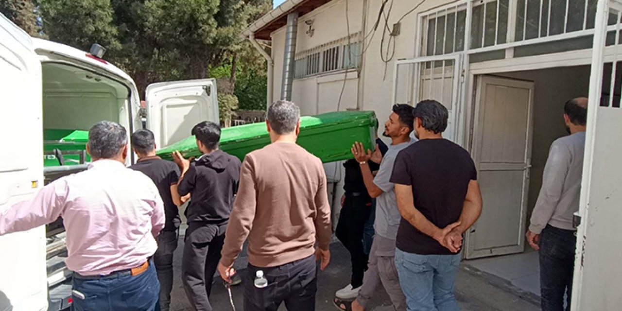 Gaziantep'te feci olay: Emekleyen bebek otomobilin altında kaldı