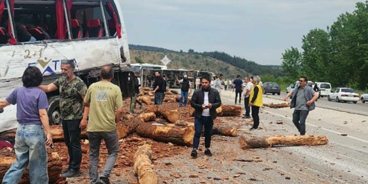 Çanakkale’de feci kaza: Yolcu otobüsü ile kamyon çarpıştı