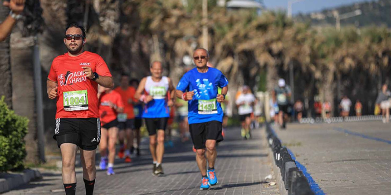 Çeşme Maratonu’nda zirve Ahmet Bayram ve Aylar Ghazvini’nin