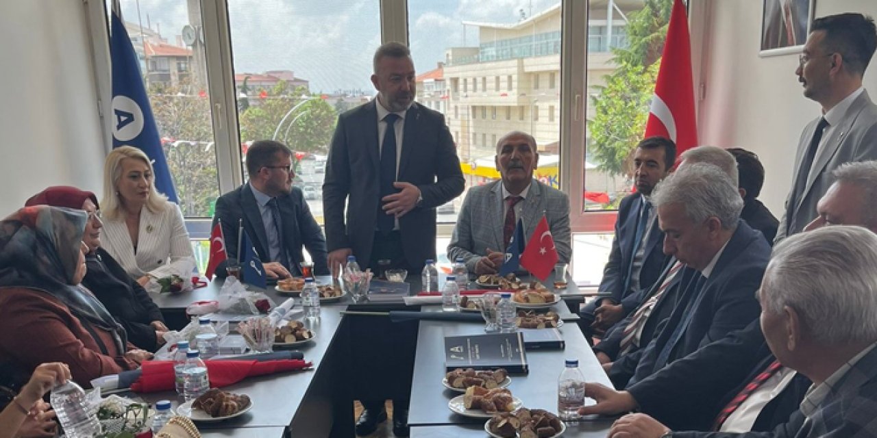 Anahtar Parti Mamak’ta büyüyor: 59 yeni üyeye rozet takıldı