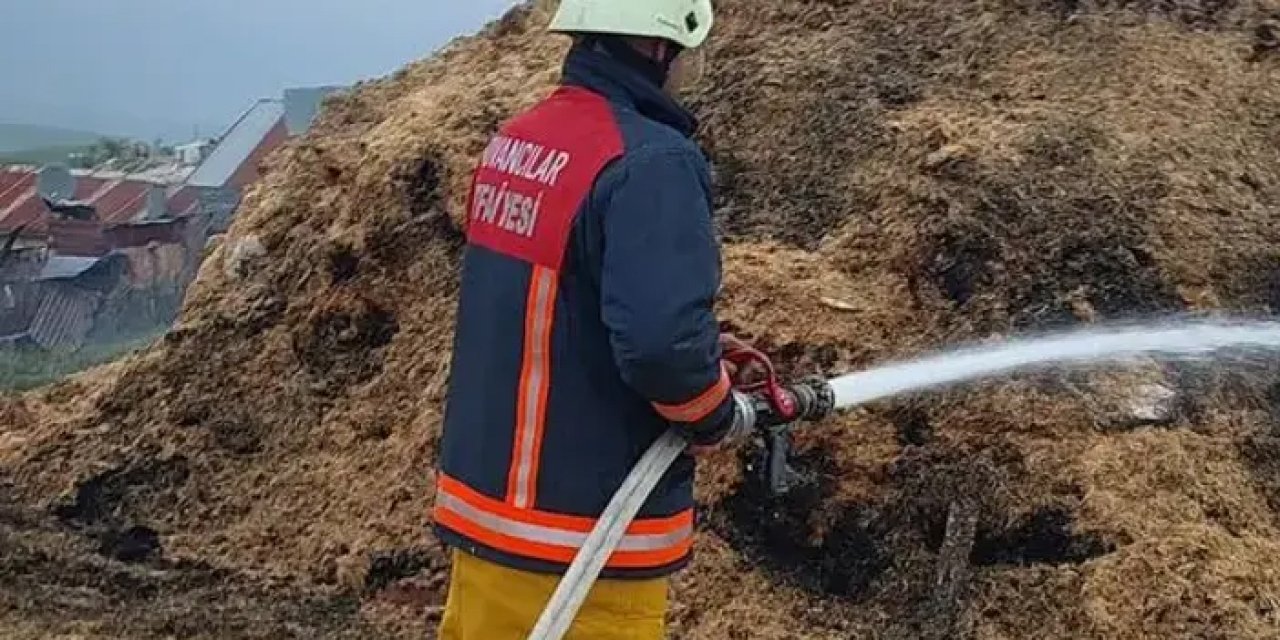 Saman balyaları alev aldı