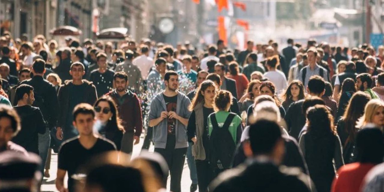 Avrupa'nın zirvesindeyiz: 10 gençten 6'sı işsiz