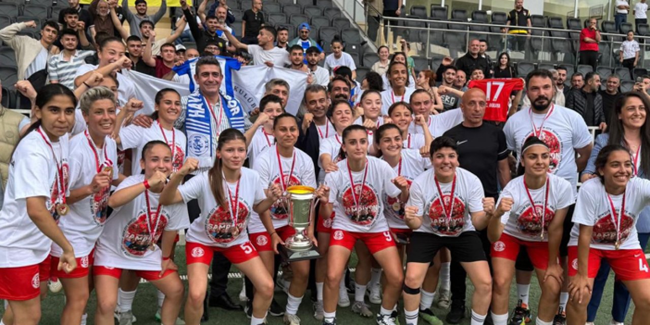 Haymanaspor Kadın Futbol Takımı şampiyon!