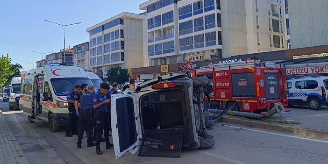 Bursa’da aile içi şiddet ihbarından dönen polis aracı takla attı: 5 yaralı
