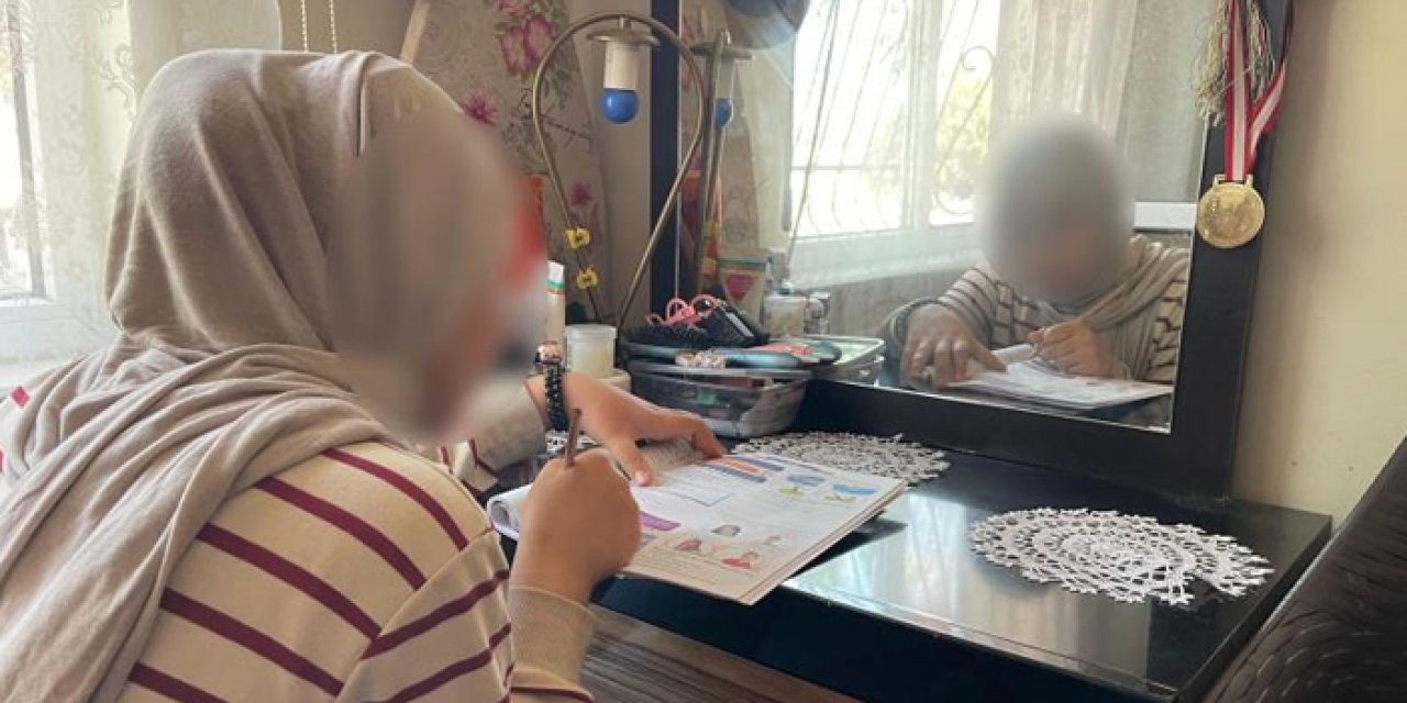 Öğrencinin başörtüsüne hakaret öğretmeni açığa aldırdı