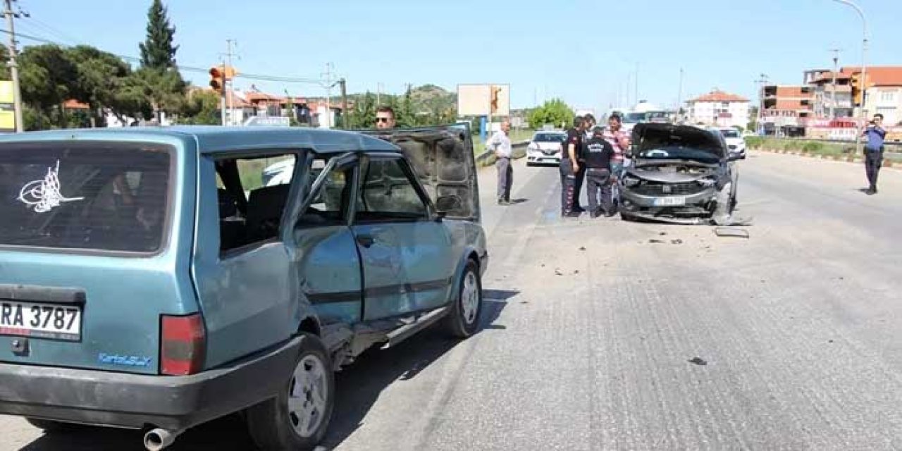 Manisa’da Kırmızı Işık İhlali Kazaya Neden Oldu: 1 Yaralı