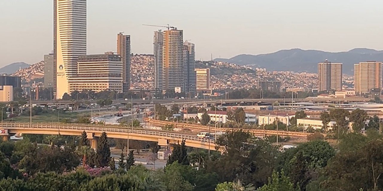 Tam 6 şiddetinde deprem: Vatandaş paniğe kapıldı