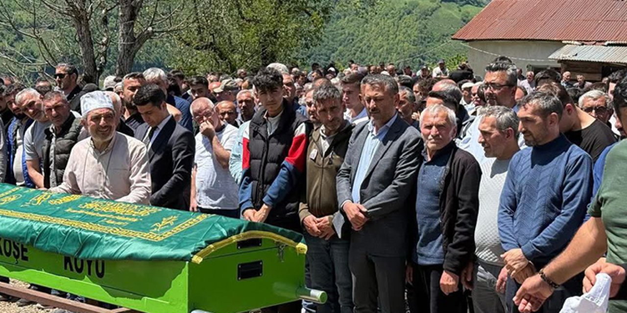 Denizde boğulan Yiğitcan Kıran son yolculuğuna uğurlandı