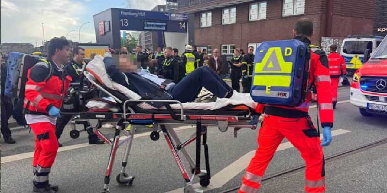 Hamburg Tren İstasyonunda Bıçaklı Dehşet: 12 Yaralı