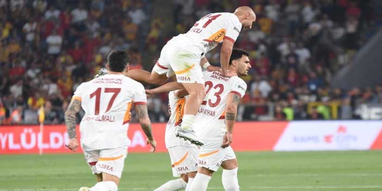 Galatasaray, Göztepe'yi 2-0 Mağlup Etti