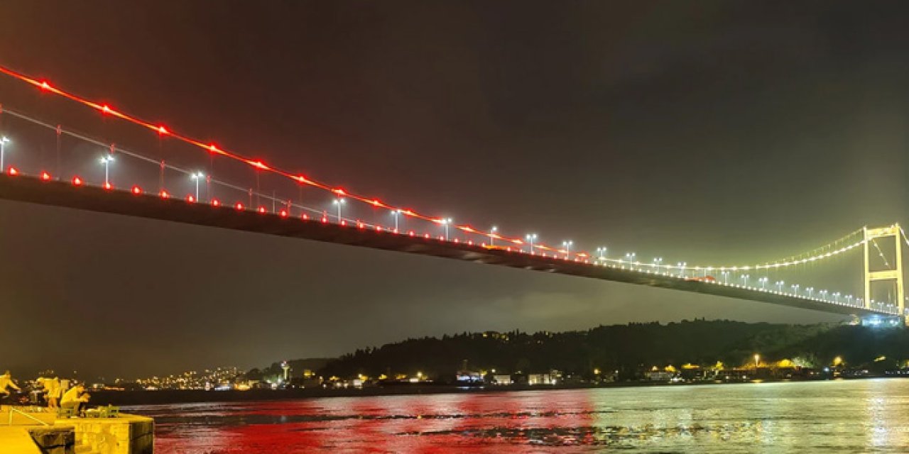 Galatasaray'ın 25. şampiyonluğu İstanbul Boğazı’nda kutlandı