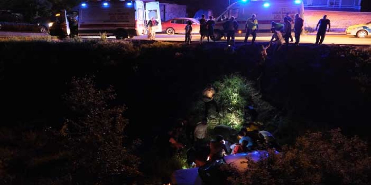 Kayseri'de Otomobil Dereye Uçtu: 3'ü Ağır 5 Yaralı