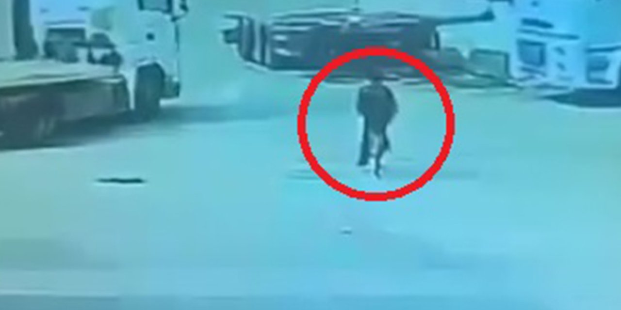 Mersin’de öğrenci TIR'ın altında can verdi: Feci kaza kamerada