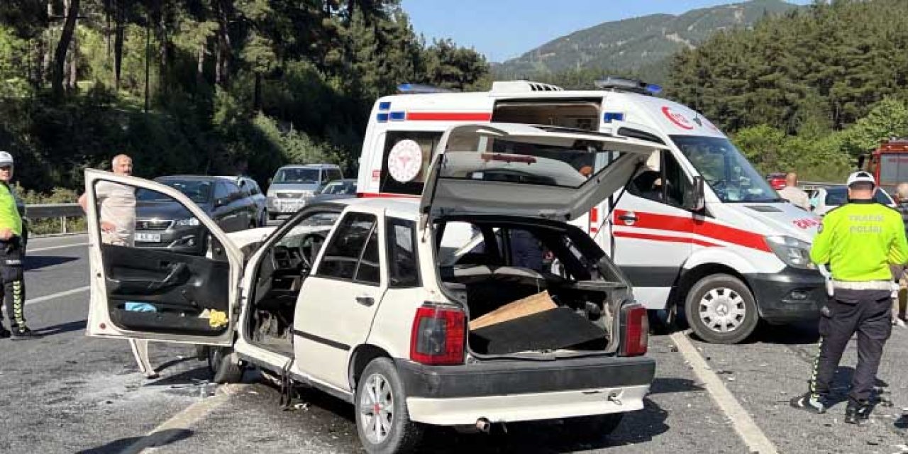 Manisa-İzmir Karayolunda Korkutan Kaza: 3 Yaralı