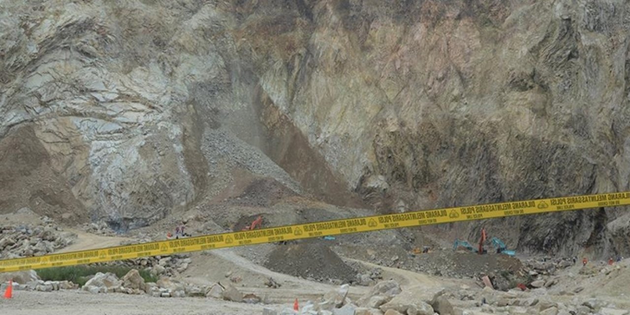 Endonezya’da taş ocağı göçüğü: 14 kişi hayatını kaybetti