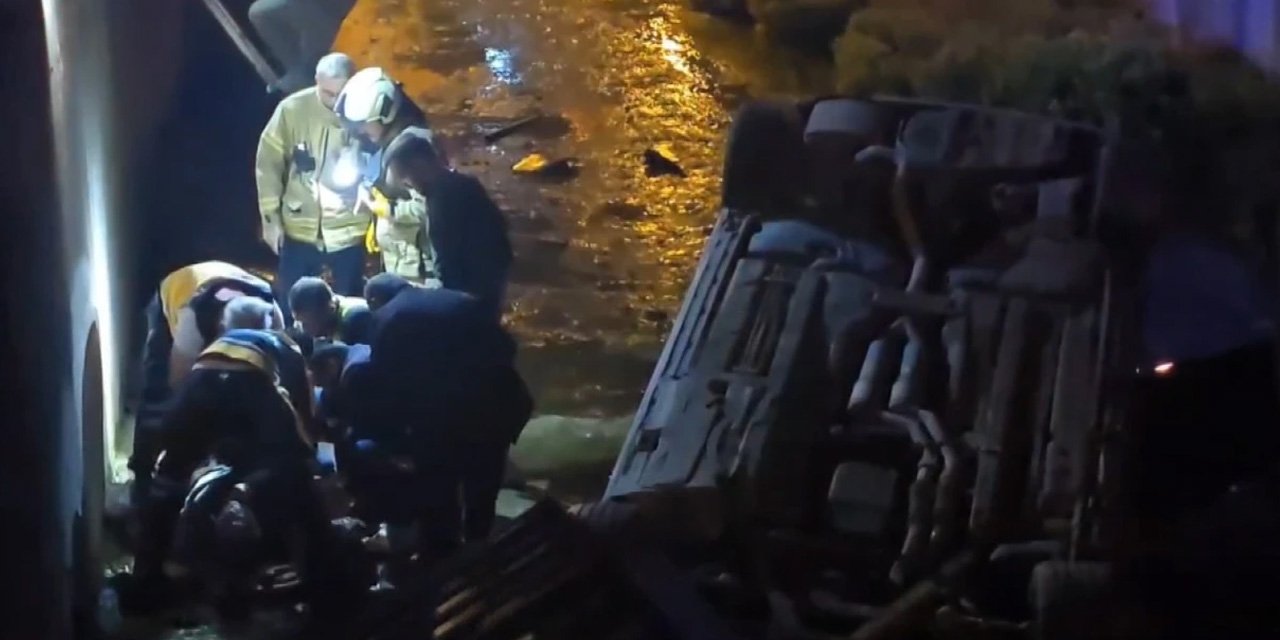 İstanbul Beykoz’da otomobil dereye uçtu
