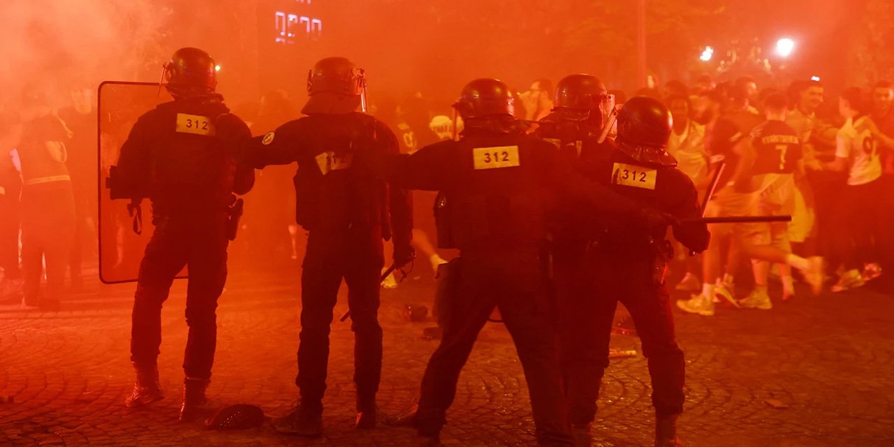Şampiyonlar Ligi zaferi Paris sokaklarını karıştırdı
