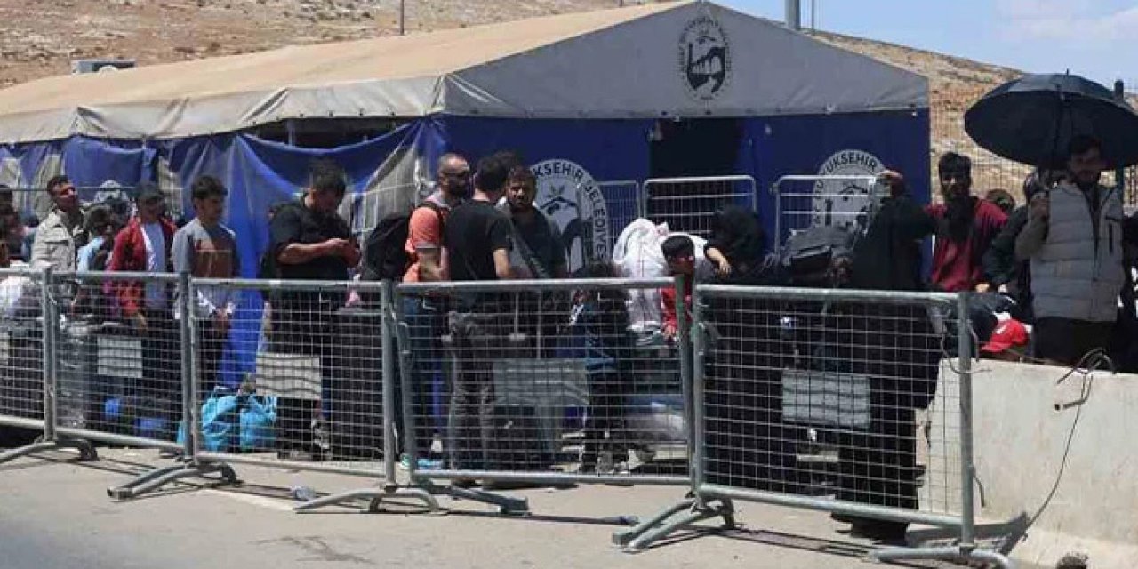 Cilvegözü’nde bayram yoğunluğu: Suriyeliler ülkelerine dönüyor