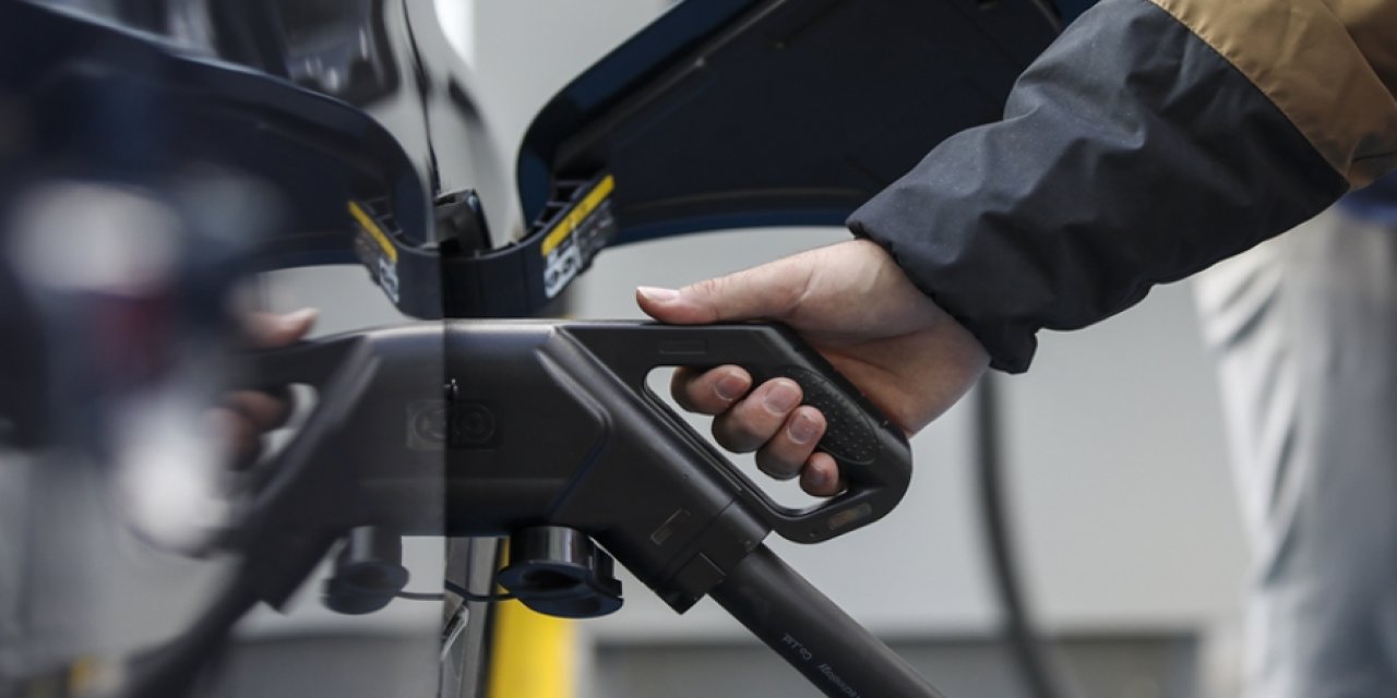 Türkiye'de elektrikli araçlar için şarj istasyonu 12 bine yaklaştı