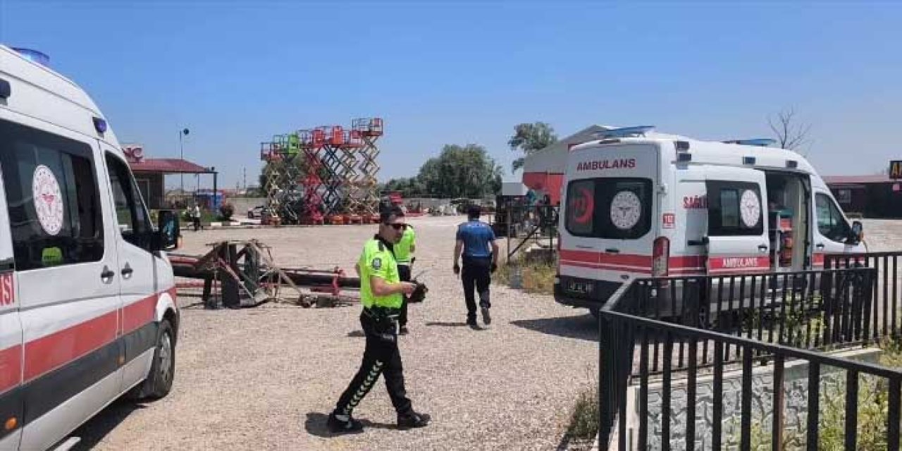Kütahya'da Devrilen Vinçten Düşen 2 Kişi Yaralandı