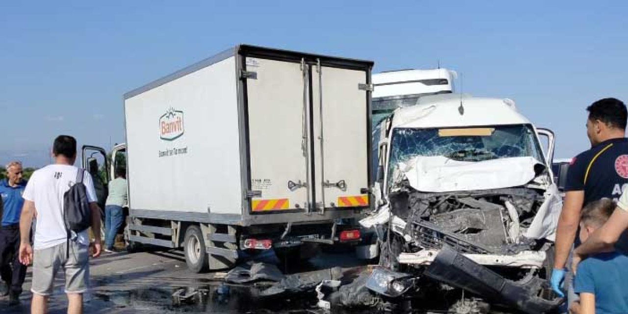 Antalya'da zincirleme trafik kazası: 4 yaralı