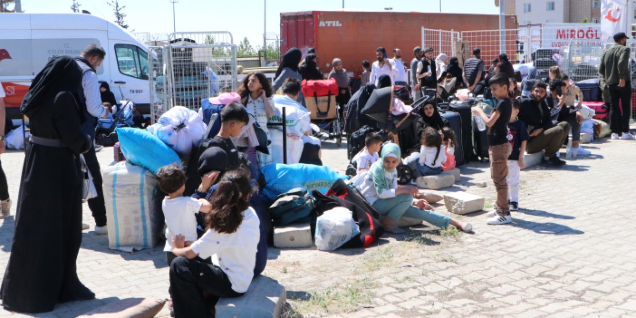 Baas rejiminin çöküşü sonrası Suriyelilerin dönüş yolculuğu hız kazandı