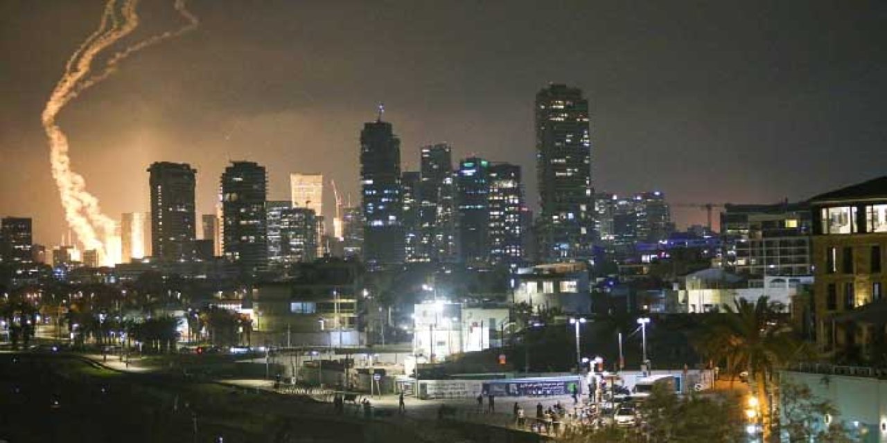 Tel Aviv'den dumanlar yükseliyor