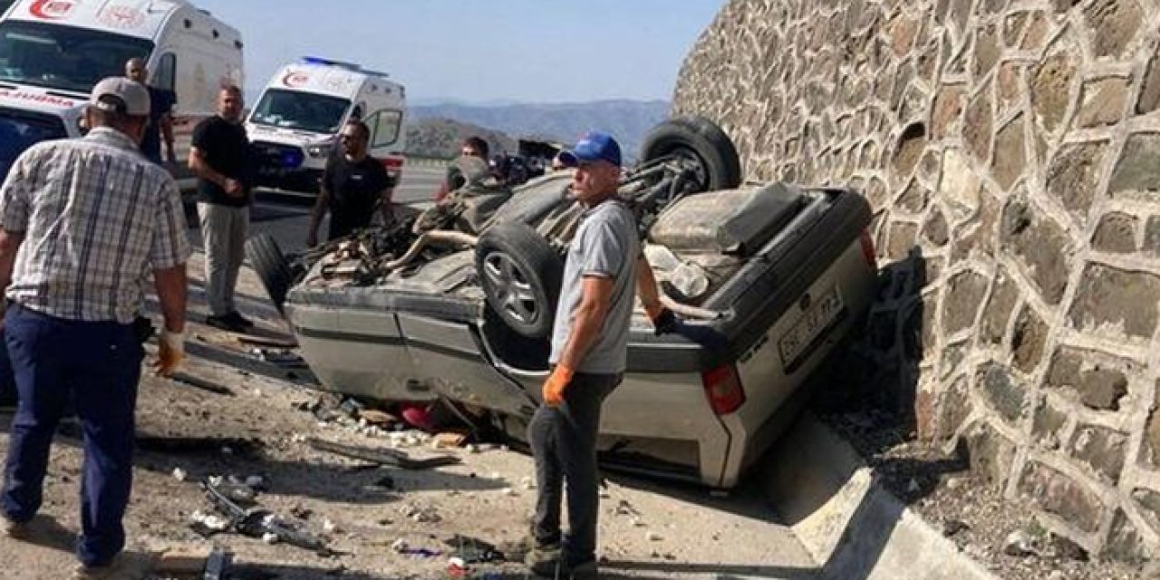 Tunceli’de iki otomobil kafa kafaya çarpıştı, 6 kişi yaralandı
