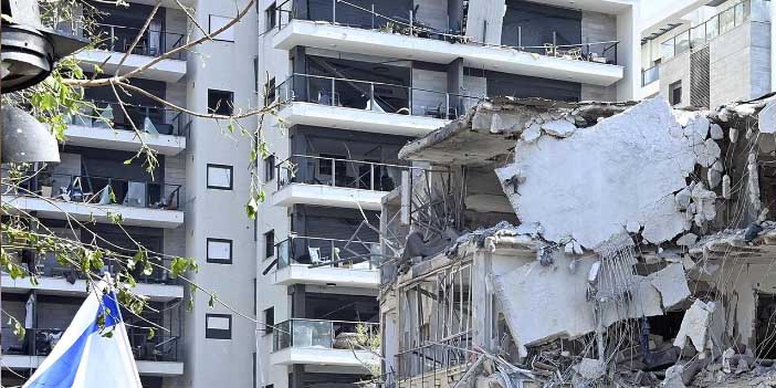 İran'dan İsrail'e yeni füze saldırıları başlatıldı