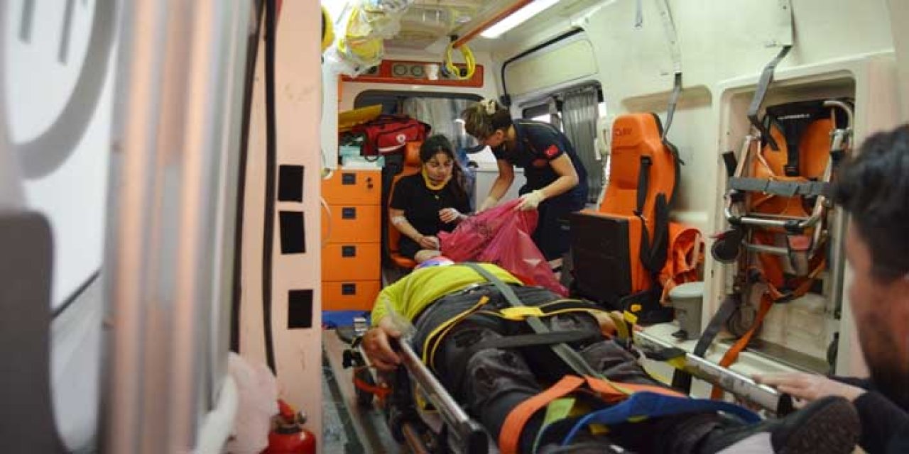 Aksaray'da iki otomobil çarpıştı: 8 yaralı