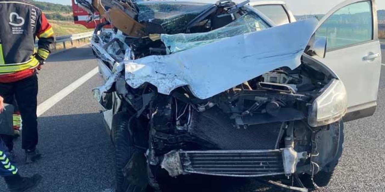 İzmir-İstanbul otoyolunda feci kaza: 2 ölü, 2 yaralı