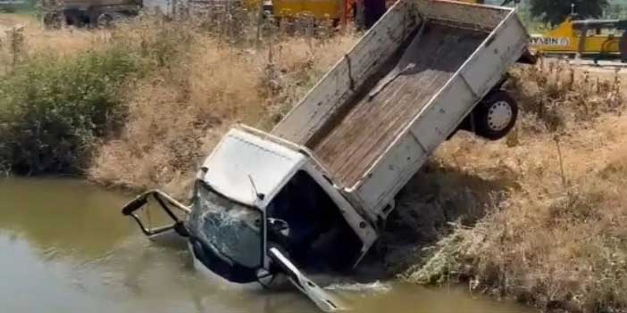 Manisa’da Kamyonet Dereye Uçtu: 3 Kişi Yaralandı