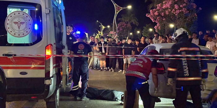 Sakarya'da feci kaza: Çöp atarken otomobil çarptı