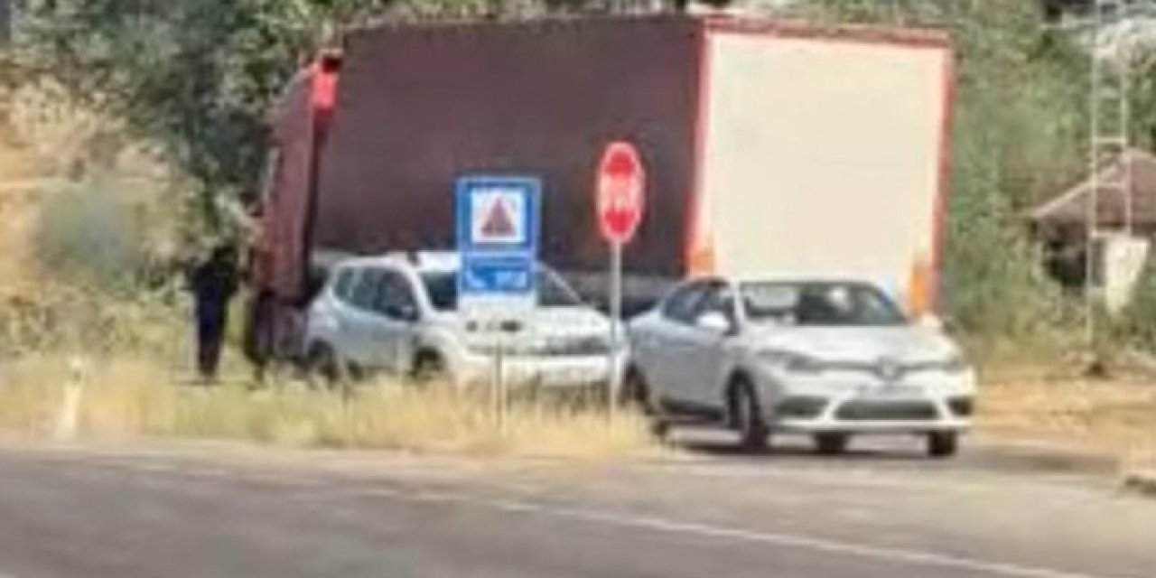 Sivas’ta TIR yayalara çarptı: 1 ölü, 1 yaralı