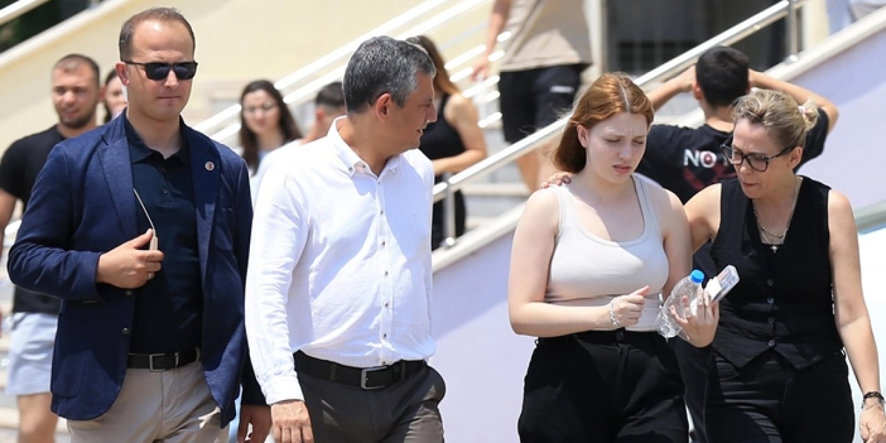 Özgür Özel, YKS’ye giren Nehir Zeyrek’e sınav yolunda eşlik etti