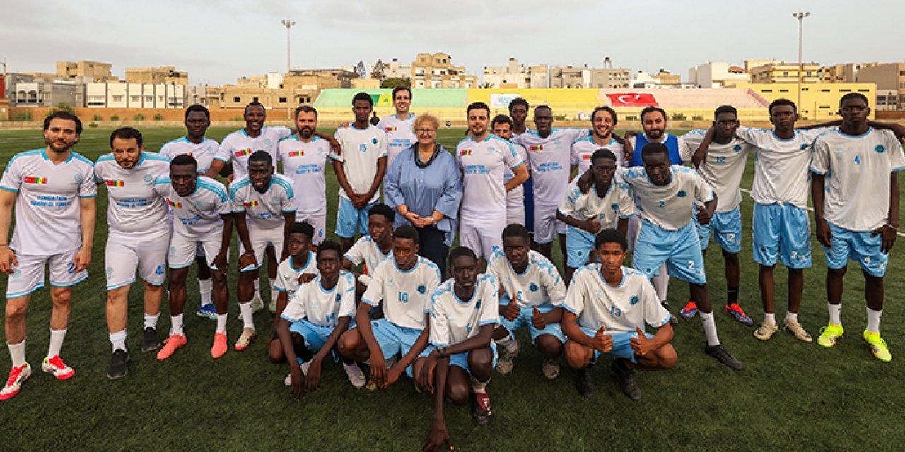 Türkiye’deki Senegalli Futbolcular, Senegal Maarif Okulu öğrencileriyle dostluk maçı yaptı