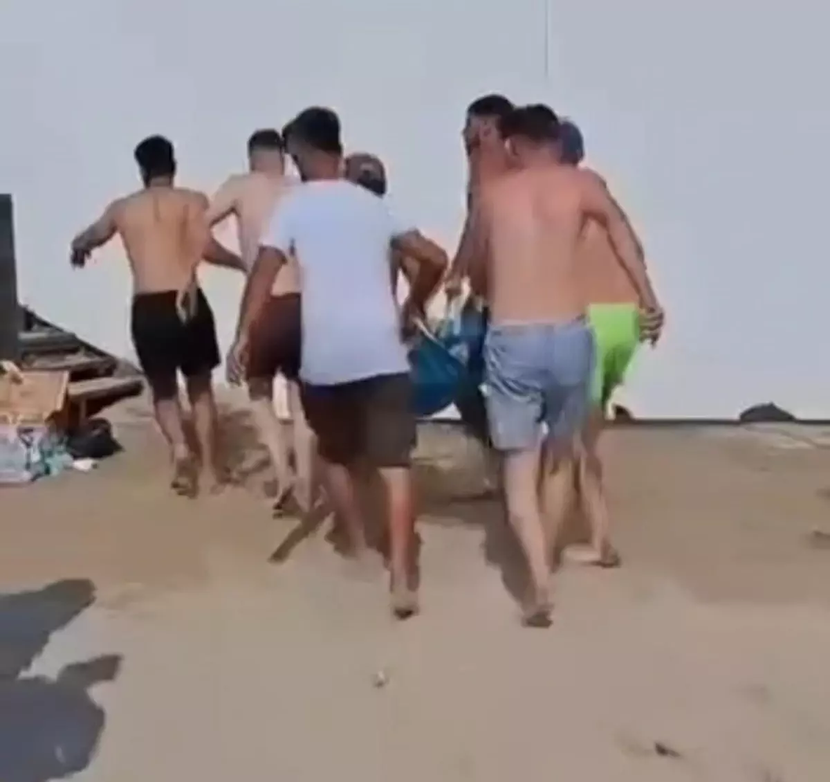 Kuşadası'nda Denizde Boğulma Olayı: İki Kişi Hayatını Kaybetti