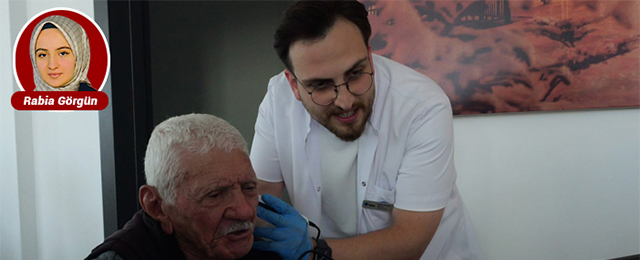 Etimesgut'ta emeklilere ücretsiz işitme kontrolü hizmeti verildi