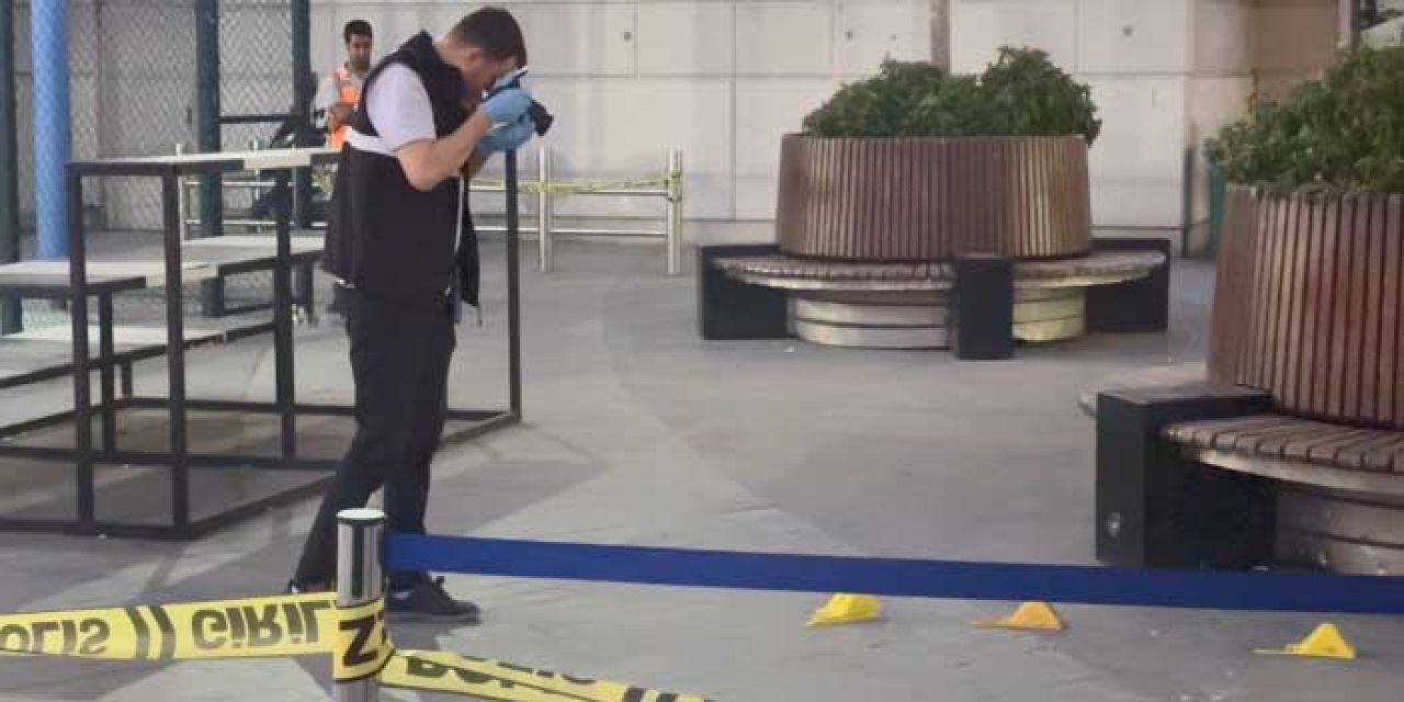 AVM Önünde Silahlı Saldırı: 1 Kişi Yaralandı