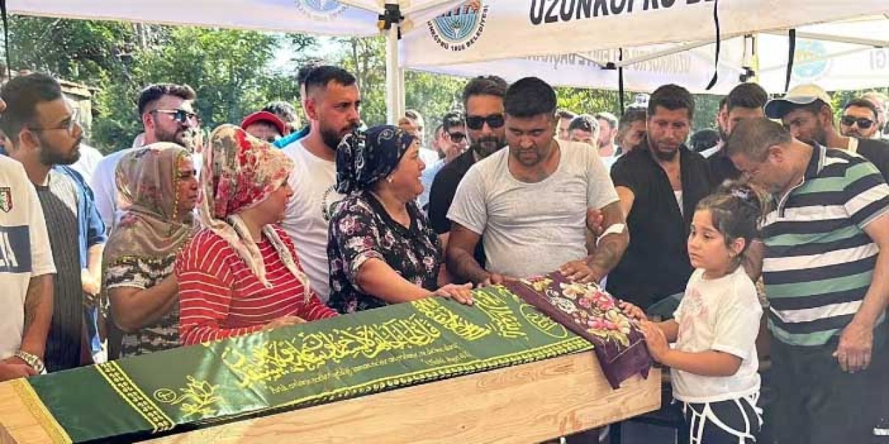 Edirne Uzunköprü’de Feci Kaza: Aynı Aileden 5 Kişi Hayatını Kaybetti