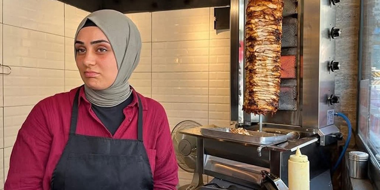 İzmir’deki kadının asık suratı markası oldu