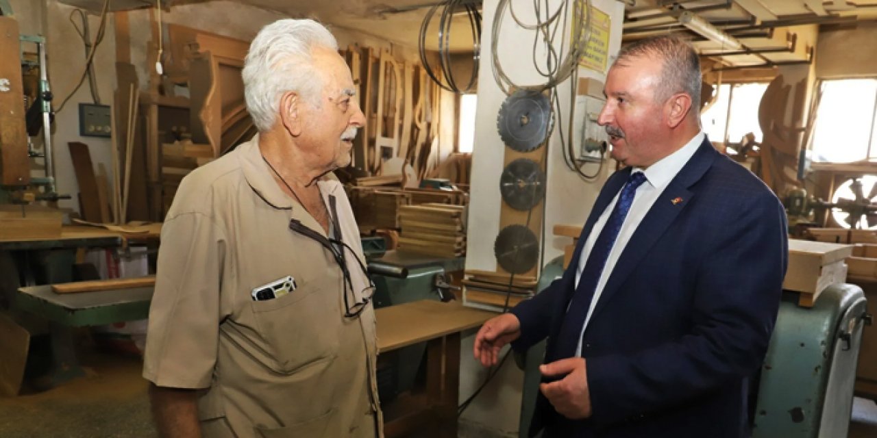 65 yıldır tezgâh başında: Siteler'de mobilyayı sanata dönüştürüyor