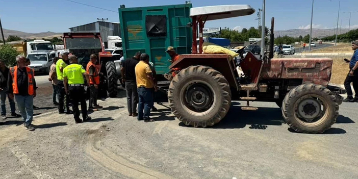 Elazığ'da traktör otomobil ile çarpıştı: 3 yaralı