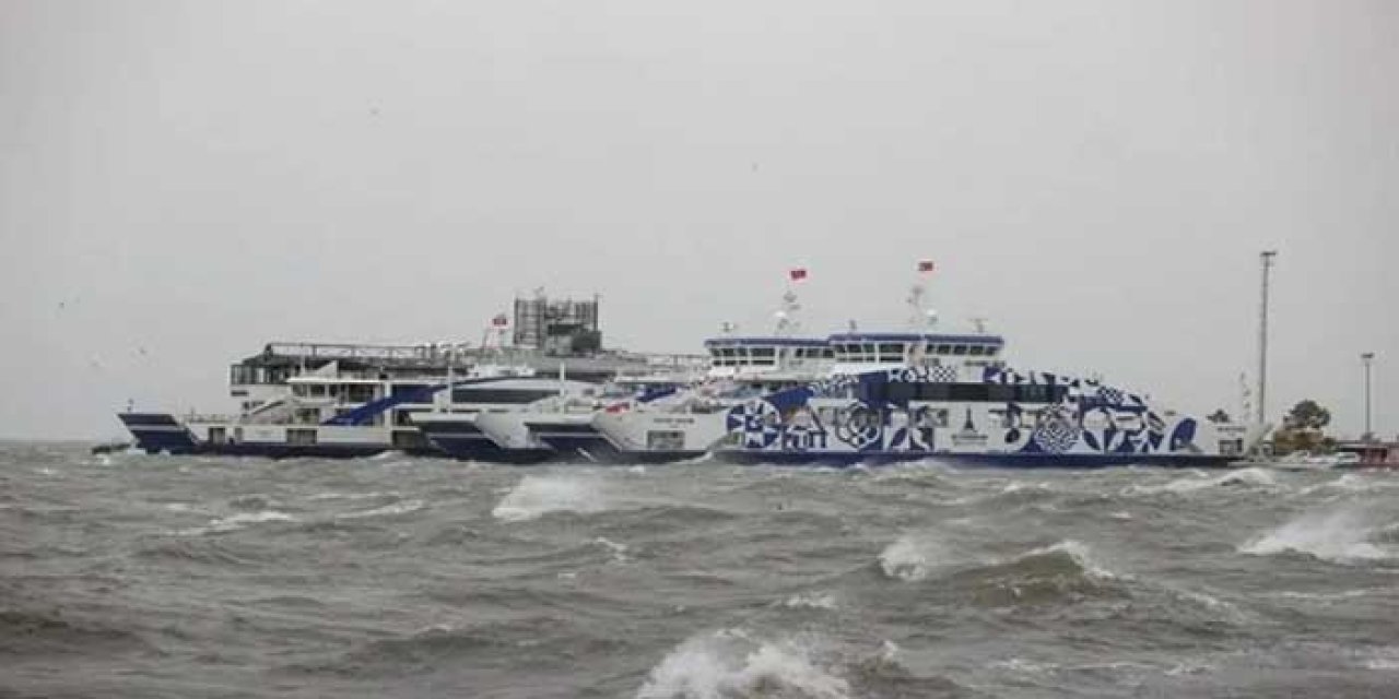İzmir'de vapur seferleri iptal edildi