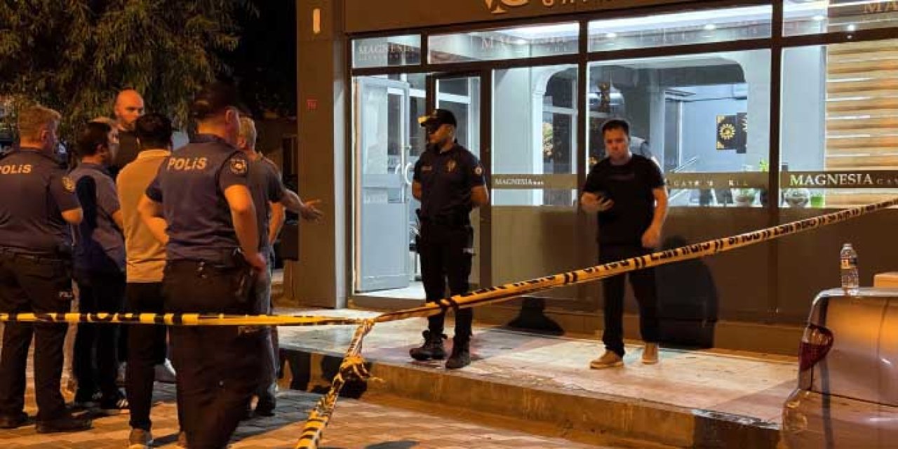 Manisa’da Emlak Ofisinde Kanlı Hesaplaşma: 1 Ölü, 3 Yaralı