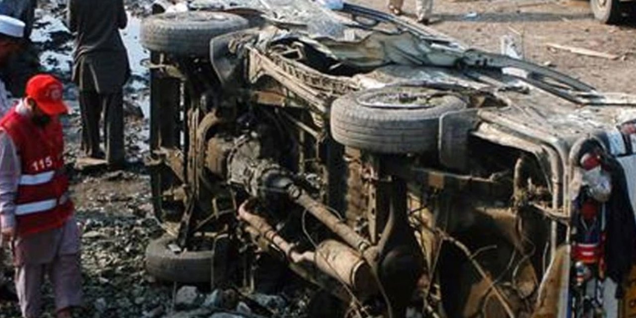 Pakistan'da bombalı saldırı: Ölü ve yaralılar var