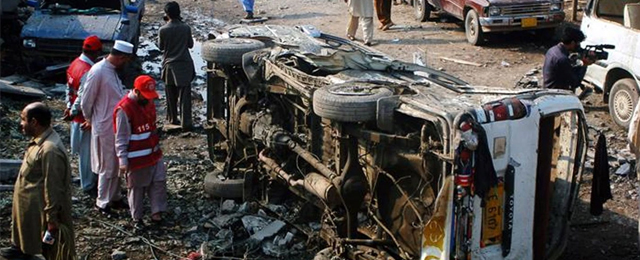 Pakistan'da bombalı saldırı: Ölü ve yaralılar var